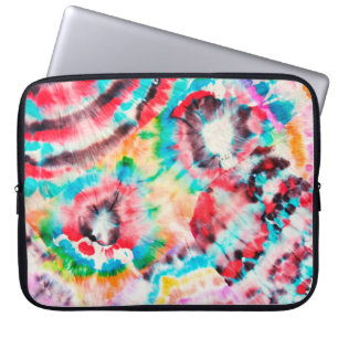Roter Harter Grunge. Shibori-Muster. Goldene Pinse Laptopschutzhülle