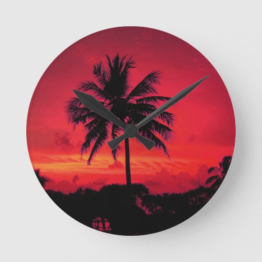 Roter Hawaiianischer Sonnenuntergang Exotische Pal Runde Wanduhr (Vorderseite)