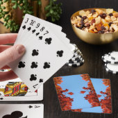 Roter Herbst: Blätter und blauer Himmel Spielkarten (In Situ)