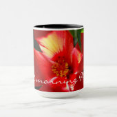 Roter Hibiskus Blume bei Sonnenlicht Tasse (Zentrum)