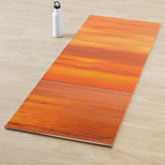 Roter Himmelshimmel mit rotem Himmel Yogamatte (Beispiel)