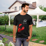 Roter Hummername Koch T-Shirt<br><div class="desc">Küche, Sommer und Meeresfrüchte. Ein roter Hummer und der Text: Koch mit einem modernen roten handgeschriebenen Schrift. Vorlage für Ihren Namen.</div>