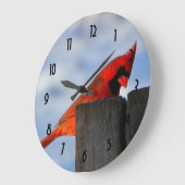 Roter Kardinal auf Holzstumpf Große Wanduhr (Winkel)