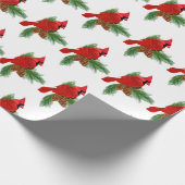 Roter Kardinal auf Winterkiefer Geschenkpapier (Ecke)