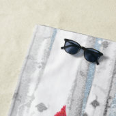 Roter Kardinal Bird in schönem, schneebedecktem Bi Strandtuch (Beispiel)