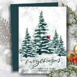 Roter Kardinal Bird von Rustic Green Winter Pine T Feiertagskarte<br><div class="desc">Rustikale Green Winter Pine Trees Red Kardinal Bird Watercolor Ferienkarte. Senden Sie Ihren Lieben mit diesen festlichen, naturfarbenen und modernen, nicht-Foto-Designkarten Urlaubsgrüße! Genießen Sie einen schneebedeckten Tag in einem Berg mit großen, weich grünen, bemalten Kiefernwäldern und einem Winterroten Vogel auf dem Baum. Bitte klicken Sie auf "Diese Vorlage personalisieren", um...</div>