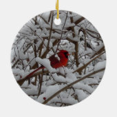 Roter Kardinal in einem schneebedeckten Baum Keramik Ornament (Hinten)