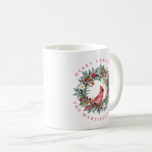 Roter Kardinal Pine Wreath Frohe Weihnachten Kaffeetasse (VorderseiteRechts)