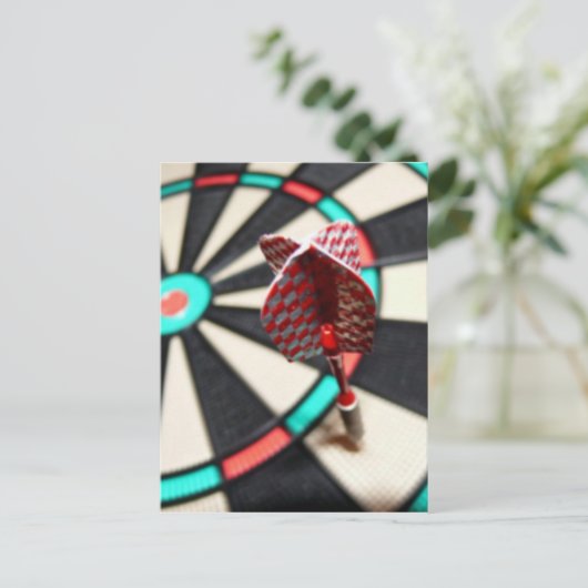 Roter, karierter Dartboard Postkarte (Stehend Vorderseite)