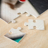 Roter karierter Pfeil auf Dartboard Puzzle (Seite)