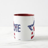 Roter Karo STIMMEN mit US-Flaggenstern Tasse (Zentrum)