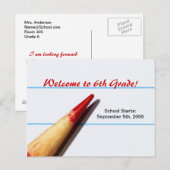 Roter Lehrer-Bleistift auf gezeichnetem Papier Ankündigungspostkarte (Vorne/Hinten)