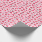 Roter Lipstick Kisses Valentinstag Geschenkpapier (Ecke)