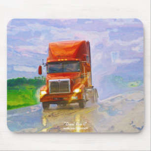 Roter Lkw Highway Autofahren in der Regenwald-Art  Mousepad
