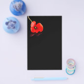 Roter Mohn aus Single auf schwarz Flyer (Einzeln)