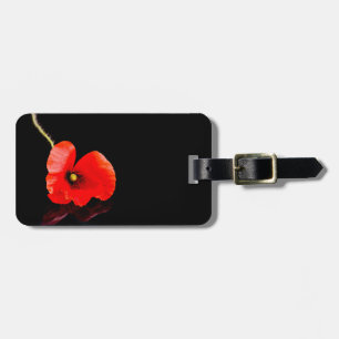 Roter Mohn aus Single auf schwarz Gepäckanhänger