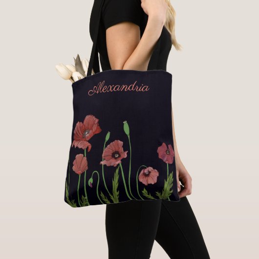 Roter Mohn-Blume auf schwarzem Monogramm Tasche (Von Nahem)