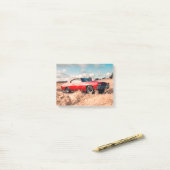 Roter Muskelwagen im Gras. Post-it Klebezettel (Auf Schreibtisch)