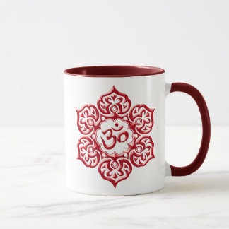 Roter Om-mit Blumenentwurf Tasse