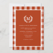 Roter Orange Gingham Monogram Wappen QR Code Einladung (Vorderseite)
