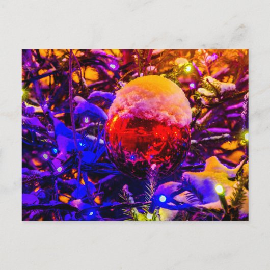 Roter Ornament-Ball, Schneekappe Postkarte (Vorderseite)