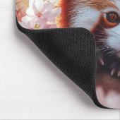 Roter Panda unter den Kirschblüten Mousepad (Ecke)