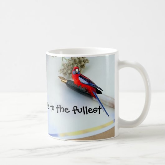 Roter Papagei auf einer Tasse (Rechts)