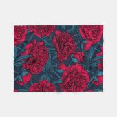 Roter Peelinggarten auf dunkelblau Fleecedecke (Vorderseite (Horizontal))