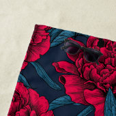 Roter Peelinggarten auf dunkelblau Strandtuch (Beispiel)