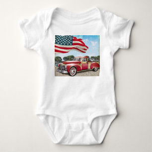 Roter Pickup-Truck: Amerikanische Flagge Vintage Baby Strampler