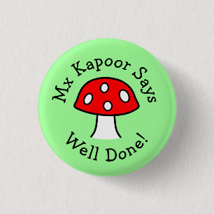 Roter Pilz-gut getaner Knopf Button