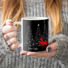 Roter Rentier Weißer Weihnachtsbaum Stille Nacht Kaffeetasse