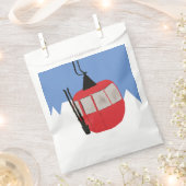Roter Retro Skilift Schneeberg Skifahrer Geschenktütchen (Ausgeschnitten)