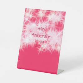 Roter rosa Glitzer funkelt zurück zur Schullehreri Sockelschild