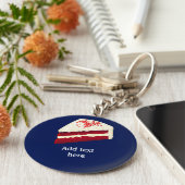 Roter Samtkuchen mit Ihrem Namen, jede Farbe Schlüsselanhänger (Seite)