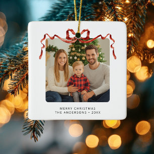Roter Schleifen-Weihnachtsfoto-Quadrat Keramikornament