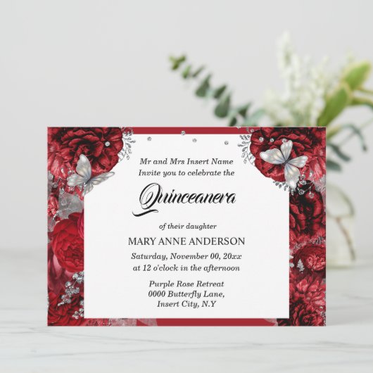 Roter Schmetterling Elegante Rosen quinceanera Einladung (Stehend Vorderseite)