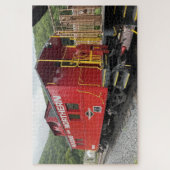 Roter Schuppen Puzzle (Vertikal)