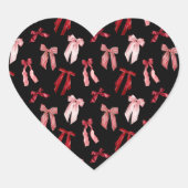 Roter schwarzer Hintergrund Herz-Aufkleber (Vorderseite)