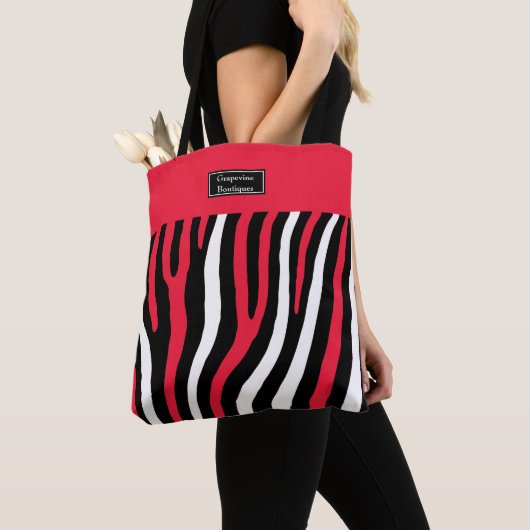 Roter, schwarzer u. weißer Zebra abgestreifte Tasche (Von Nahem)