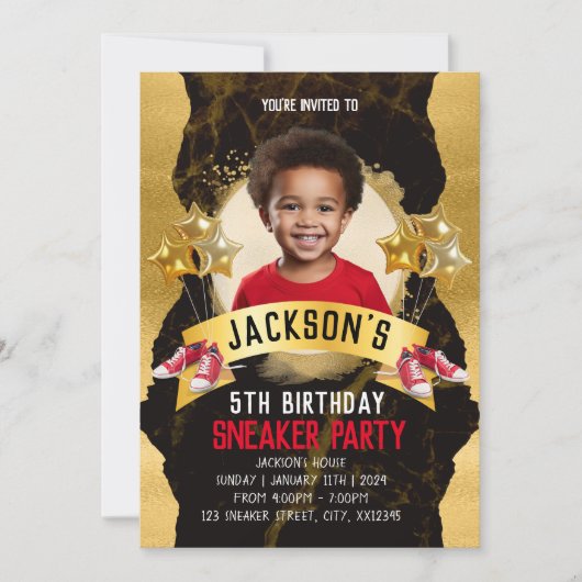 Roter Sneaker Geburtstagsparty Einladung (Vorderseite)