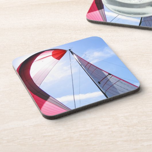 Roter Spinnaker mit Sun Untersetzer (Linke Seite)