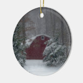 Roter Stall im Schnee Keramik Ornament (Links)