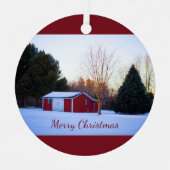 Roter Stall im Schnee Ornament Aus Metall (Vorderseite)