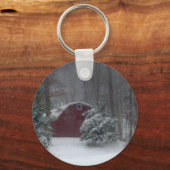 Roter Stall im Schnee Schlüsselanhänger (Vorderseite)