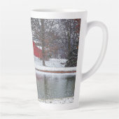 Roter Stall im Schnee schmerzhaft Milchtasse (Rechts)