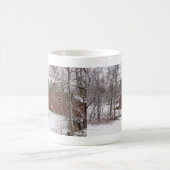 Roter Stall in der Schneekaffee-Tasse Kaffeetasse (Mittel)