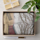 Roter Stall mit Epic Tree und Hängebank Seidenpapier (Geschenk)