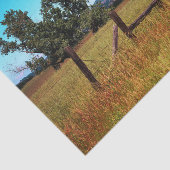 Roter Stall mit Shiny Dach Amid Fall Grass Field Seidenpapier (Ausschnitt)