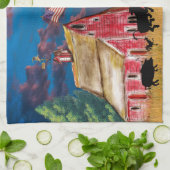 Roter Stall mit Tieren in der Rustikal Geschirrtuch (Gefaltet)